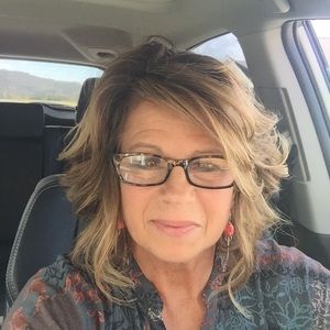 Meet your Posher, Debbie